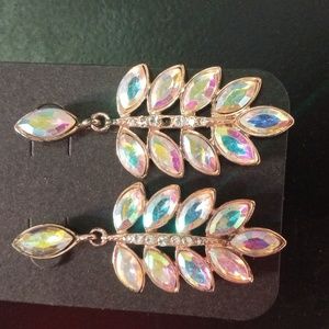 Iridescent 9 petal leaf shaped pierced earrings